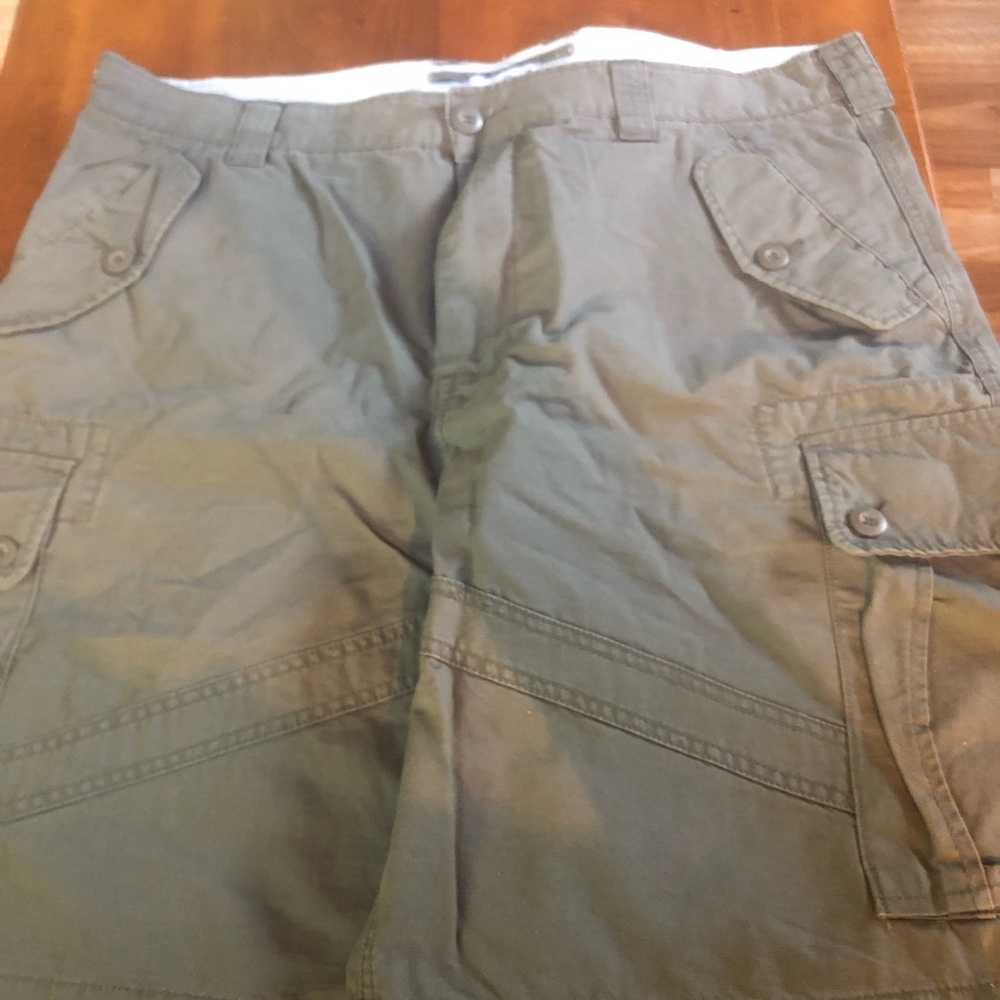 Men's Vintage Olive Green Cargo Shorts by Midtown